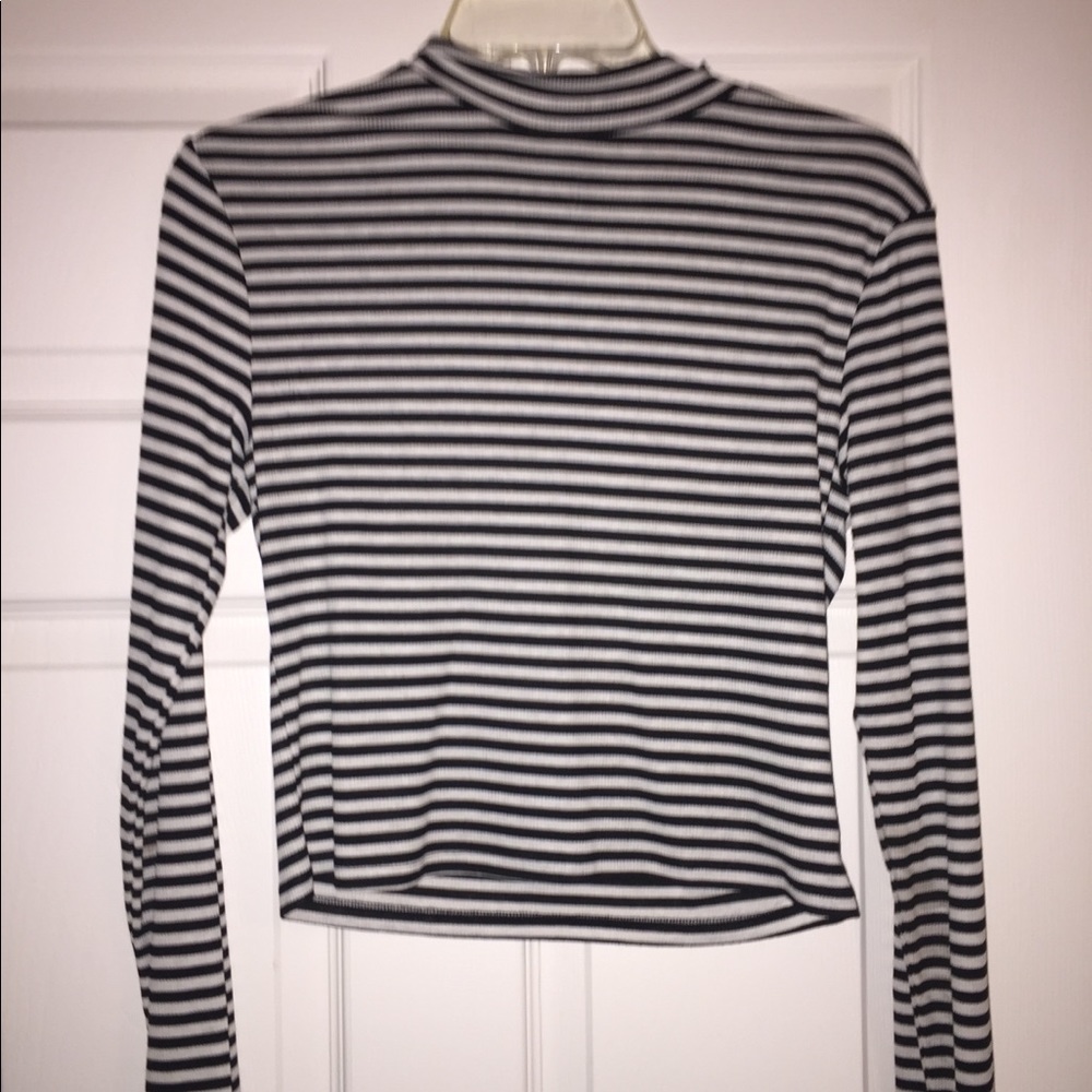 Black and white striped cropped blouse